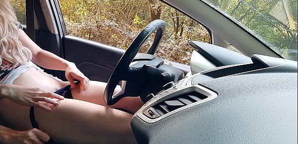Public Dick Flash! a Naive Teen Caught me Jerking off in the Car in a Public Park and help me Out.